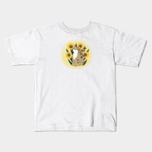 Cute tabby cat with flowers Kids T-Shirt